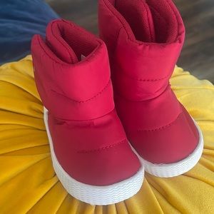 NWT Chamonix Native booties